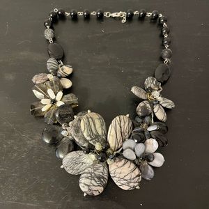 Stone flower necklace